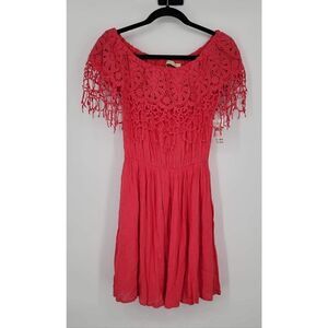 NWT Everleigh Women's Coral Off the Shoulder Dress Size Small.‎